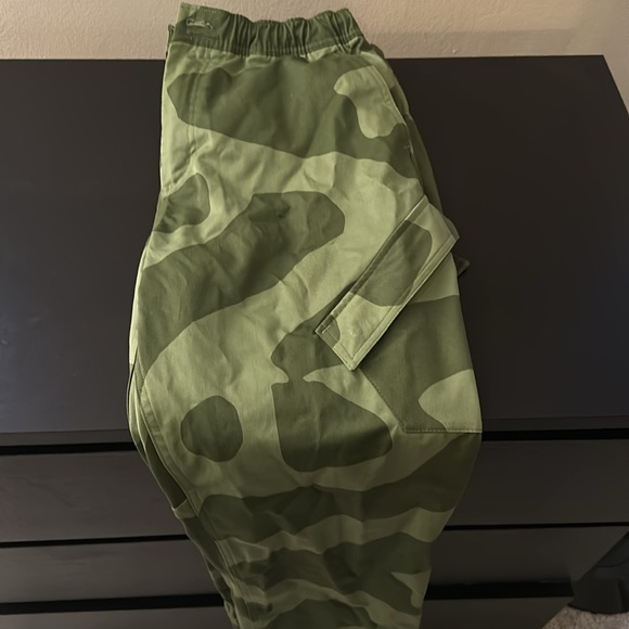 Jordan elephant print camo pants - Picture 2 of 2